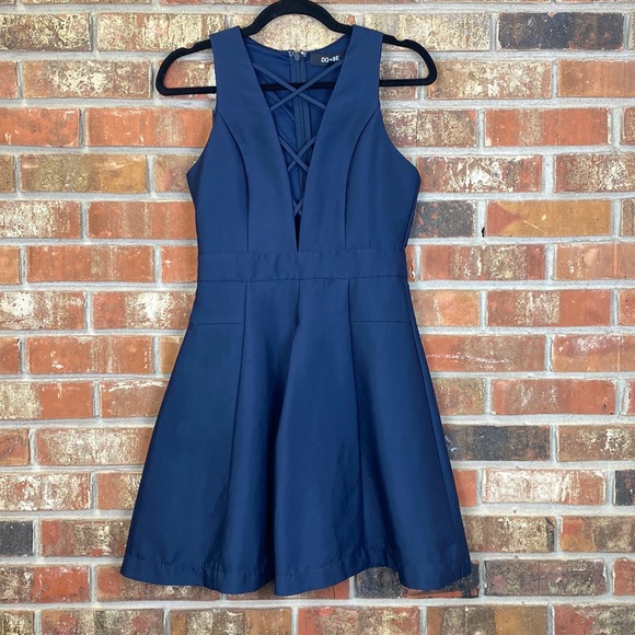 Sleeveless Criss Cross Dress main image 1